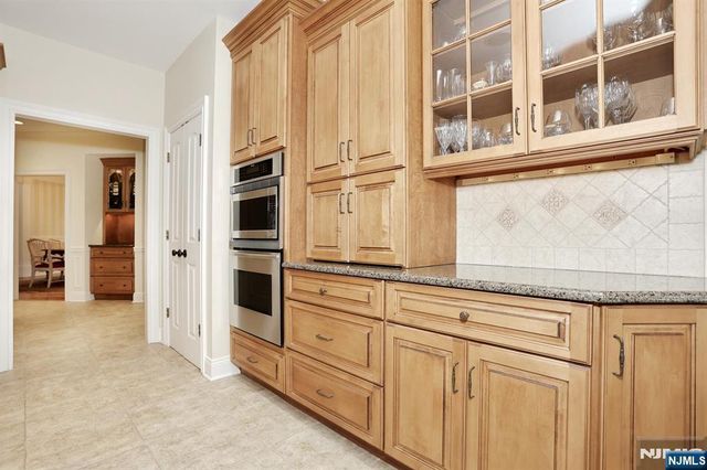 285 E Saddle River Road, Upper Saddle River, NJ 07458