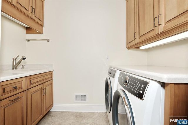 285 E Saddle River Road, Upper Saddle River, NJ 07458