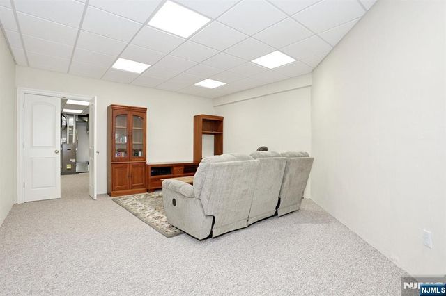 285 E Saddle River Road, Upper Saddle River, NJ 07458