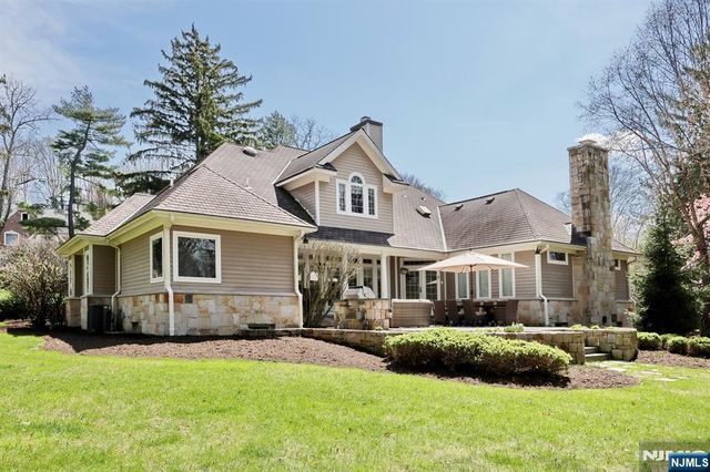 285 E Saddle River Road, Upper Saddle River, NJ 07458