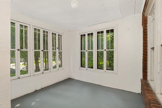 209 Cedar Lake Road N, Minneapolis, MN 55405