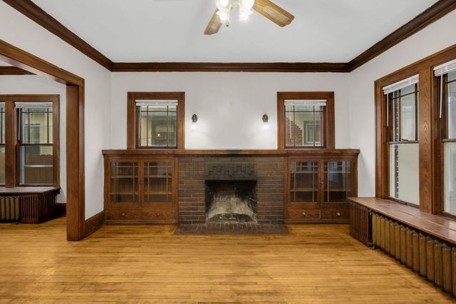 209 Cedar Lake Road N, Minneapolis, MN 55405