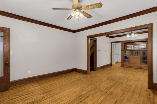 209 Cedar Lake Road N, Minneapolis, MN 55405