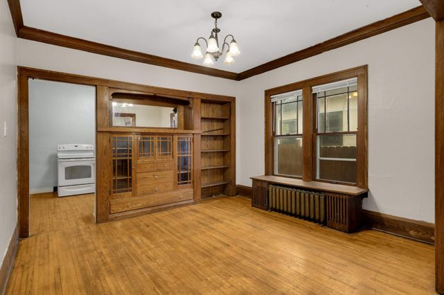 209 Cedar Lake Road N, Minneapolis, MN 55405