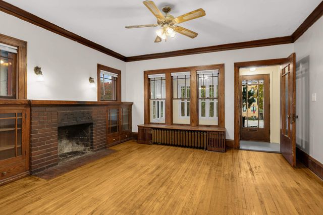 209 Cedar Lake Road N, Minneapolis, MN 55405