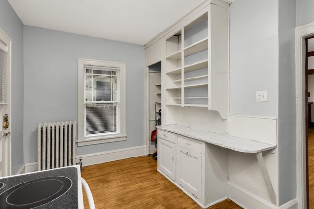 209 Cedar Lake Road N, Minneapolis, MN 55405