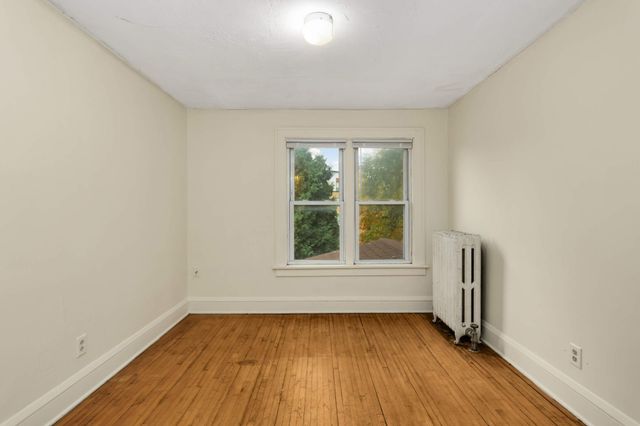 209 Cedar Lake Road N, Minneapolis, MN 55405