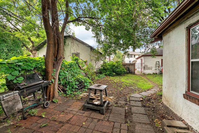 209 Cedar Lake Road N, Minneapolis, MN 55405