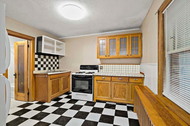 209 Cedar Lake Road N, Minneapolis, MN 55405