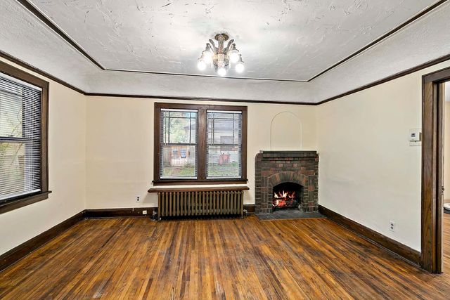 209 Cedar Lake Road N, Minneapolis, MN 55405