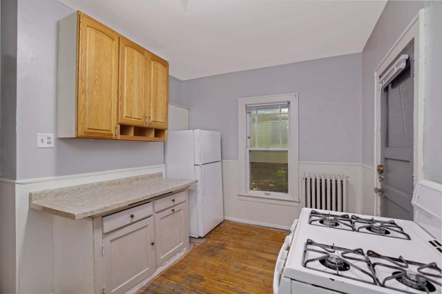 209 Cedar Lake Road N, Minneapolis, MN 55405