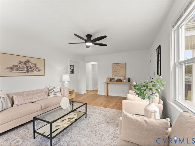 544 Roslyn Ave, Colonial Heights, VA 23834