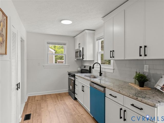 544 Roslyn Ave, Colonial Heights, VA 23834