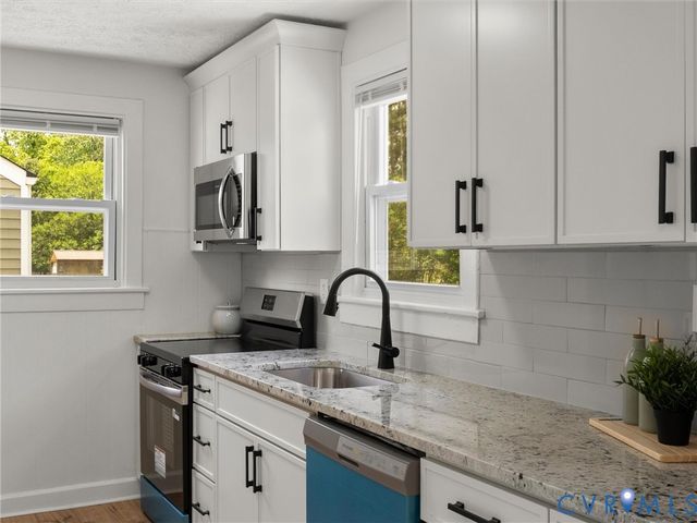 544 Roslyn Ave, Colonial Heights, VA 23834