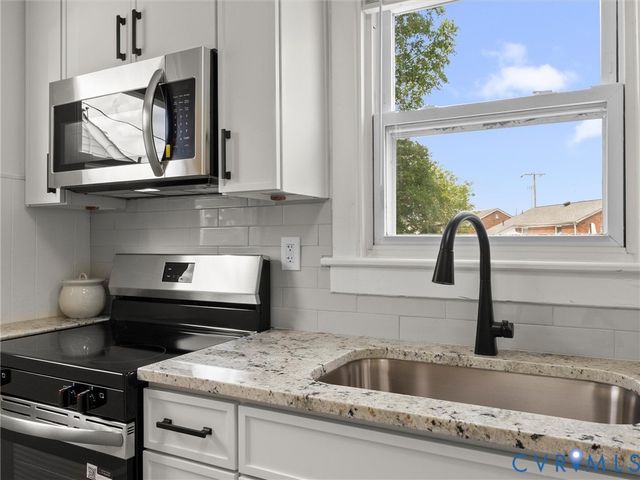 544 Roslyn Ave, Colonial Heights, VA 23834
