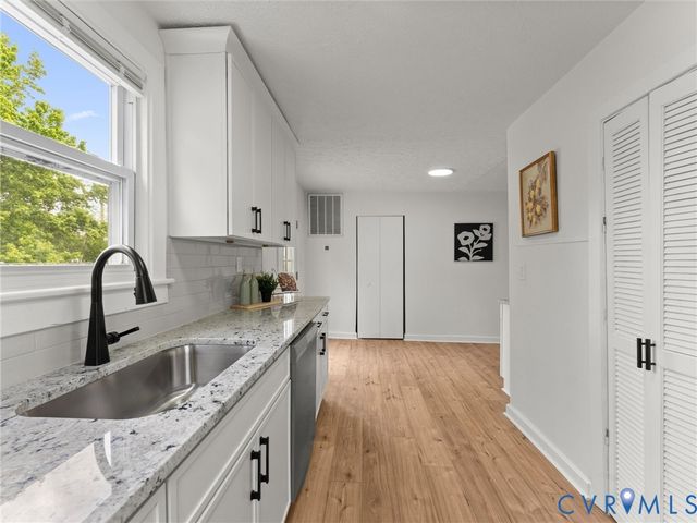 544 Roslyn Ave, Colonial Heights, VA 23834