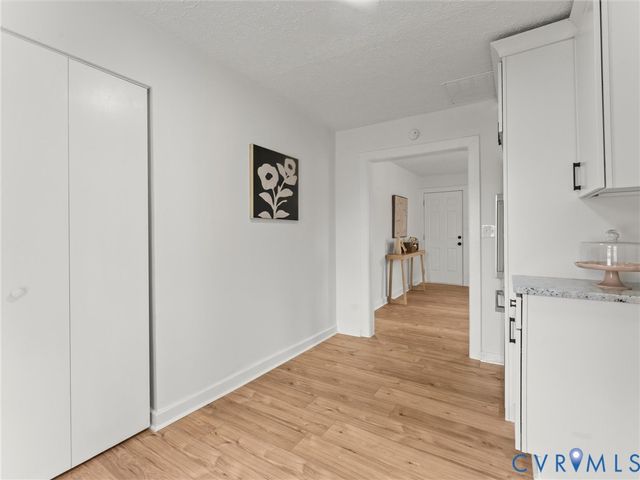 544 Roslyn Ave, Colonial Heights, VA 23834