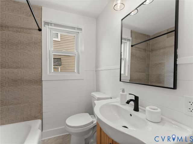 544 Roslyn Ave, Colonial Heights, VA 23834