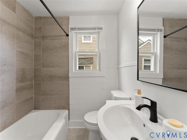 544 Roslyn Ave, Colonial Heights, VA 23834