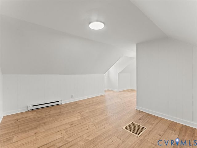 544 Roslyn Ave, Colonial Heights, VA 23834