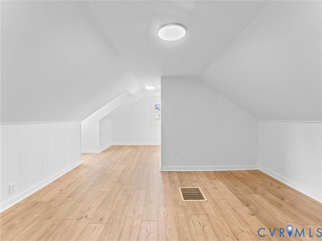 544 Roslyn Ave, Colonial Heights, VA 23834