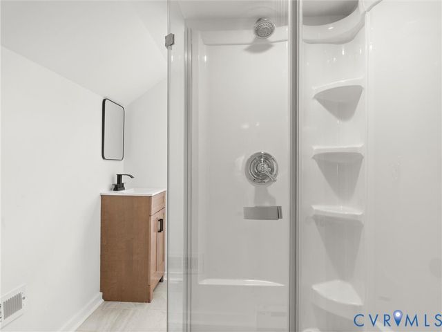 544 Roslyn Ave, Colonial Heights, VA 23834