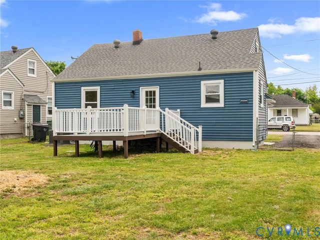544 Roslyn Ave, Colonial Heights, VA 23834