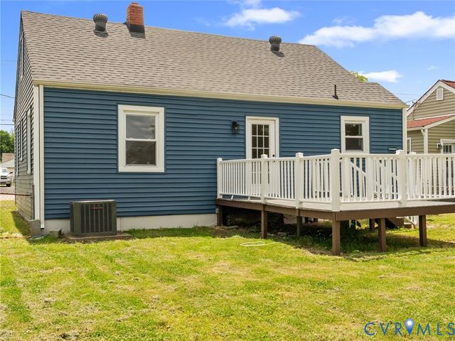 544 Roslyn Ave, Colonial Heights, VA 23834
