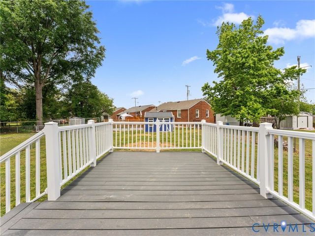 544 Roslyn Ave, Colonial Heights, VA 23834