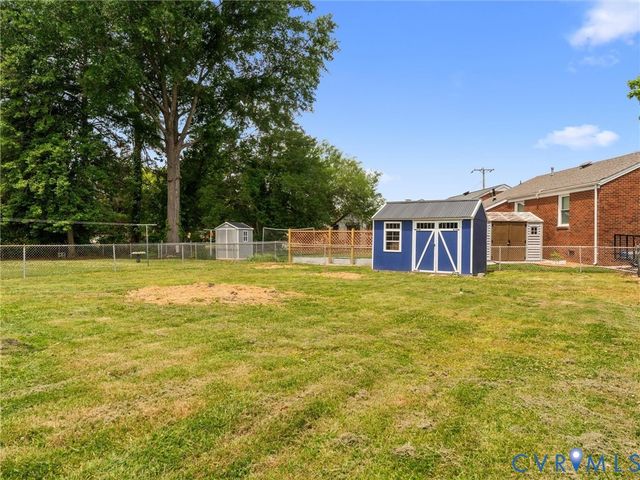 544 Roslyn Ave, Colonial Heights, VA 23834