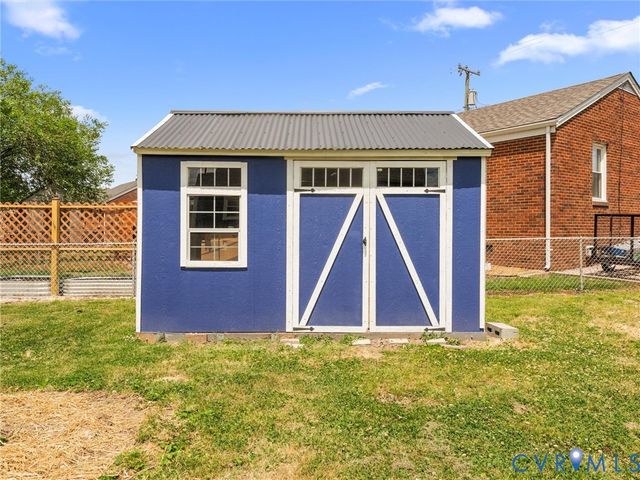 544 Roslyn Ave, Colonial Heights, VA 23834