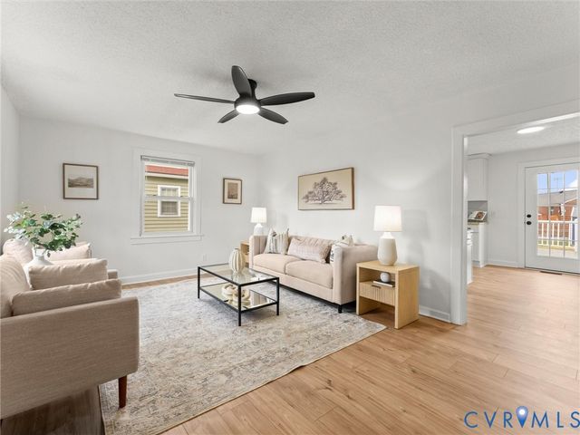 544 Roslyn Ave, Colonial Heights, VA 23834