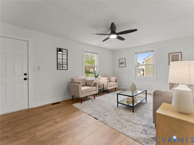 544 Roslyn Ave, Colonial Heights, VA 23834