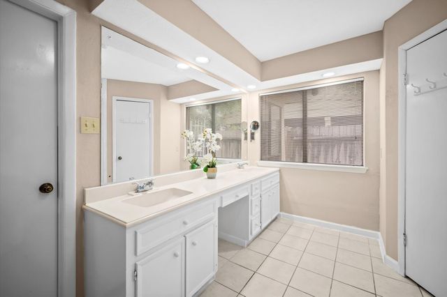 2934 Ashford Trail Drive, Houston, TX 77082