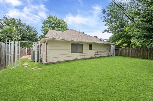 2934 Ashford Trail Drive, Houston, TX 77082