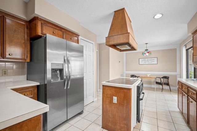 2934 Ashford Trail Drive, Houston, TX 77082