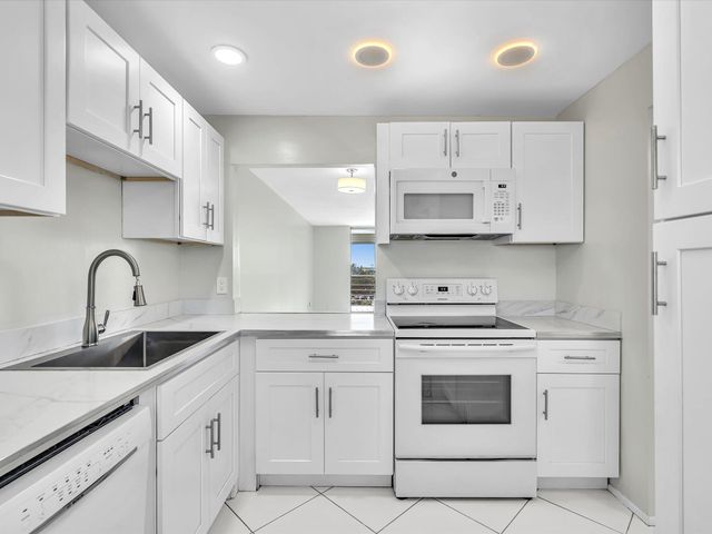 6161 NW 2nd Avenue, Boca Raton, FL 33487
