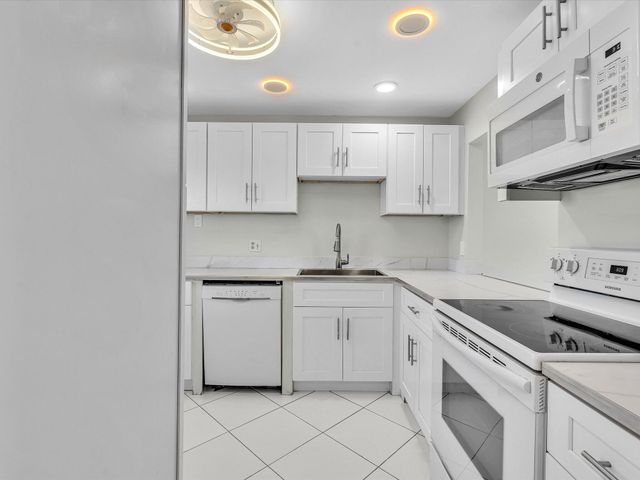 6161 NW 2nd Avenue, Boca Raton, FL 33487