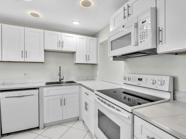 6161 NW 2nd Avenue, Boca Raton, FL 33487