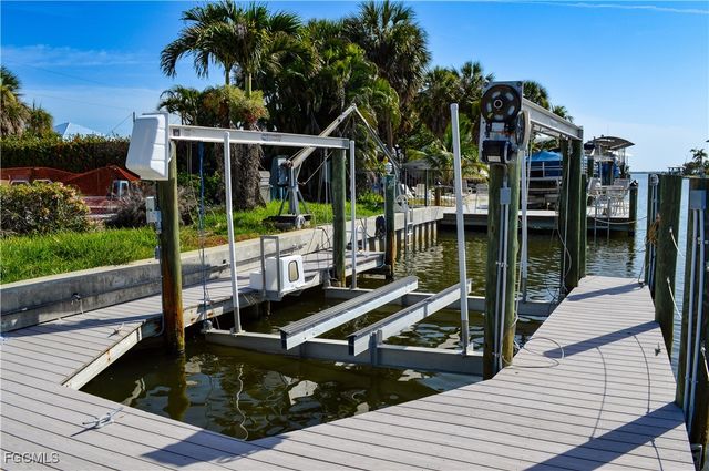 206 Ibis ST, Fort Myers Beach, FL 33931