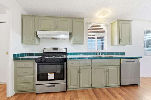 8866 23rd Avenue, Lemoore, CA 93245