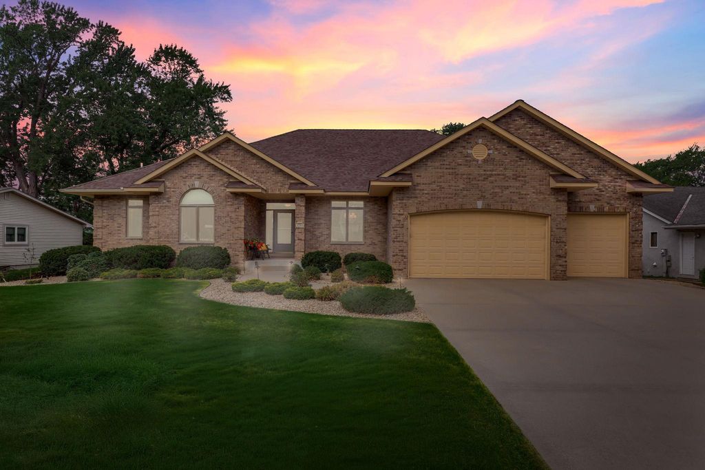 3205 Woodbridge Street, Shoreview, MN 55126 — photo 3