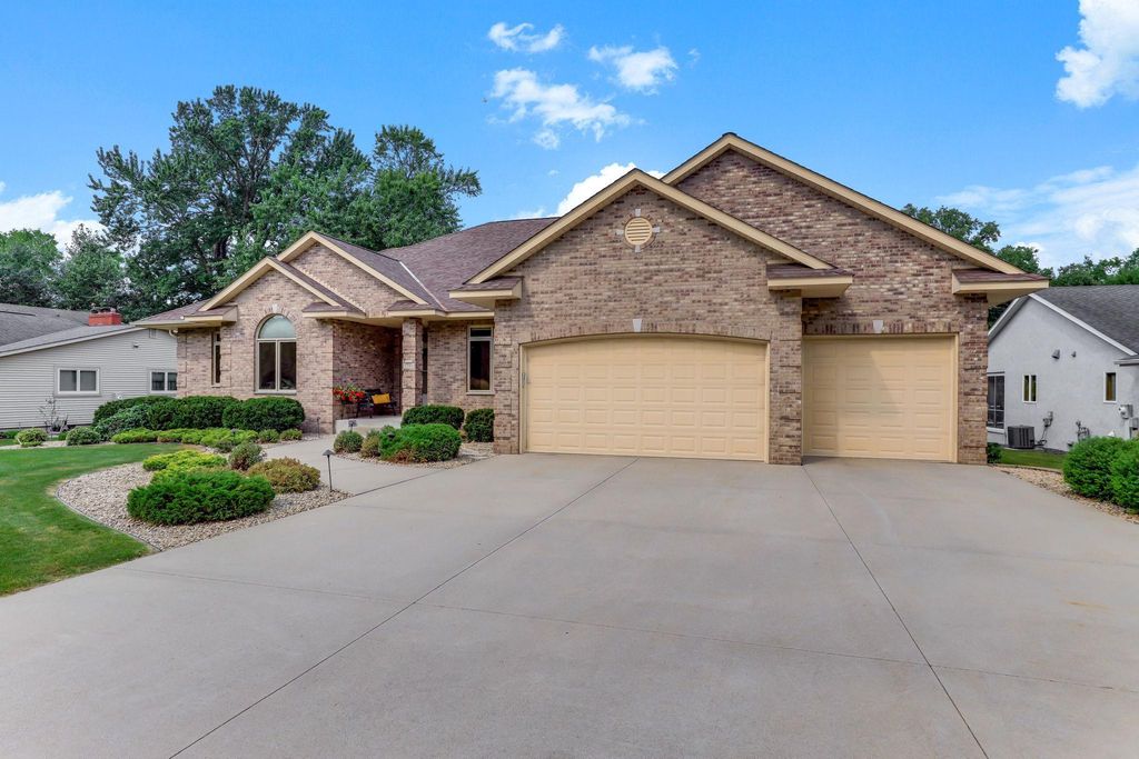 3205 Woodbridge Street, Shoreview, MN 55126 — photo 5
