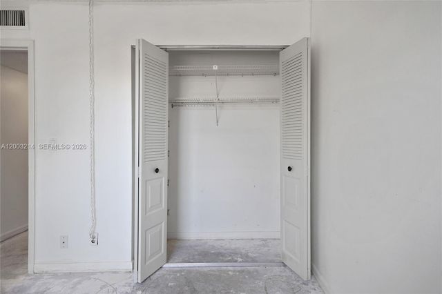 7330 NW 18th St 204, Margate, FL 33063