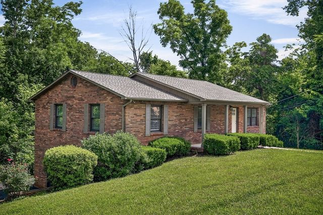 2600 Lake Valley Dr, Cookeville, TN 38506