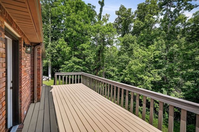 2600 Lake Valley Dr, Cookeville, TN 38506