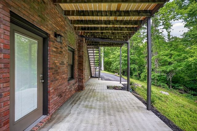 2600 Lake Valley Dr, Cookeville, TN 38506