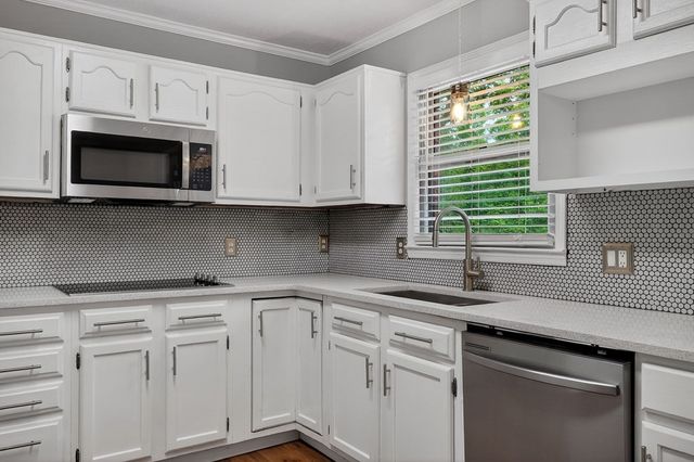 2600 Lake Valley Dr, Cookeville, TN 38506