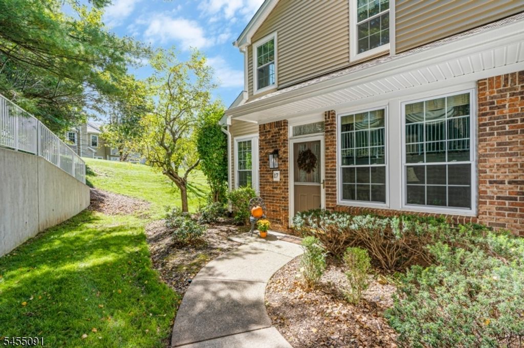17 Quail Brook Court, Bedminster Twp., NJ 07921 — exterior