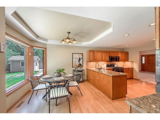 2010 Emerald Dr, Longmont, CO 80504